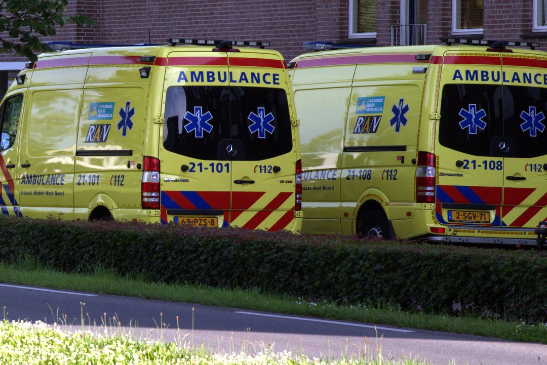 twee ambulances