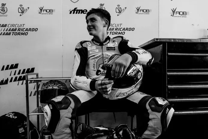 Veertienjarige Spaanse motorrijder sterft na ongeluk op de European Talent Cup.