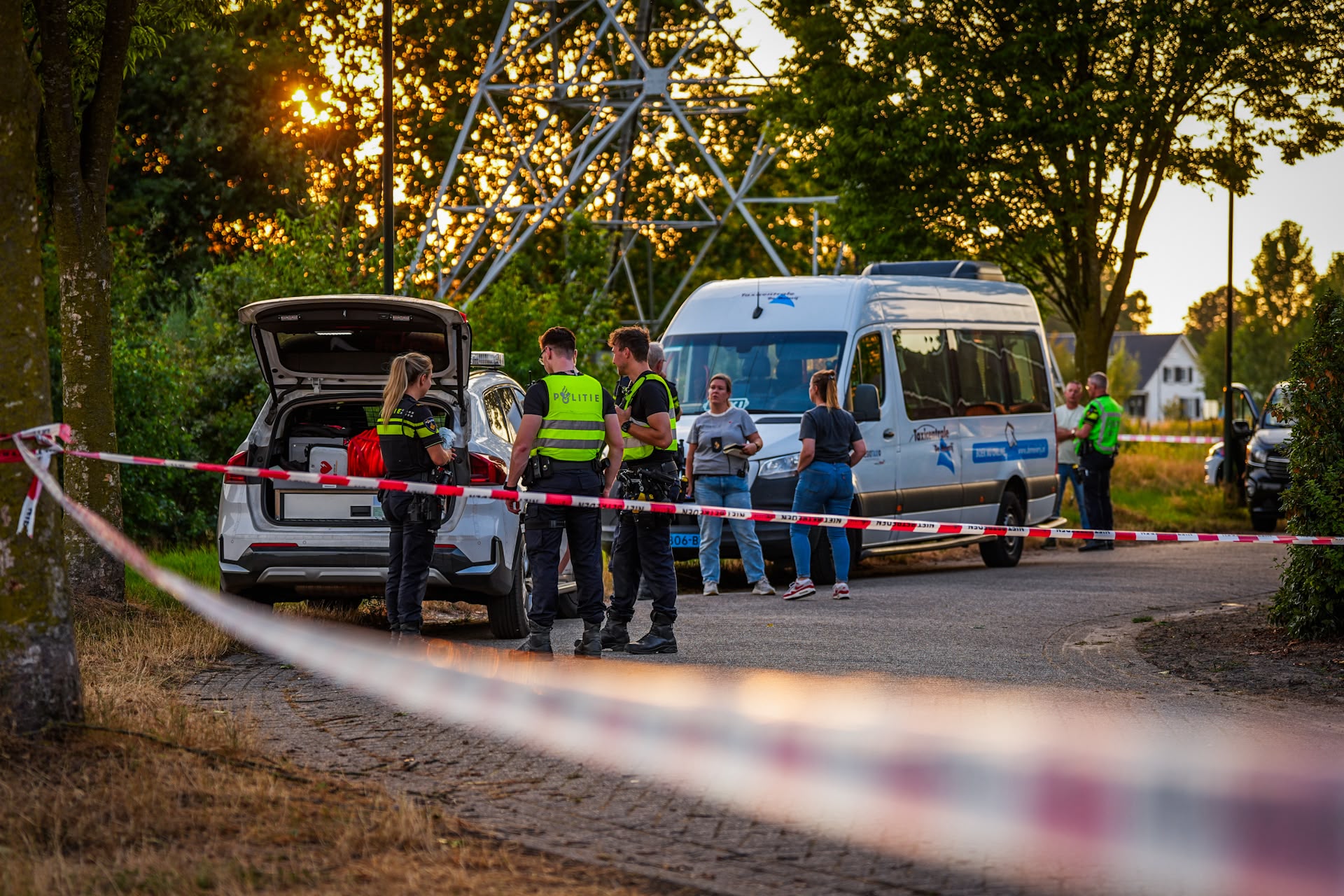 Taxibusje en politie-inzet na beroving